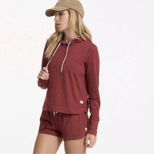 Vuori Halo Essential Hoodie in Currant Heather